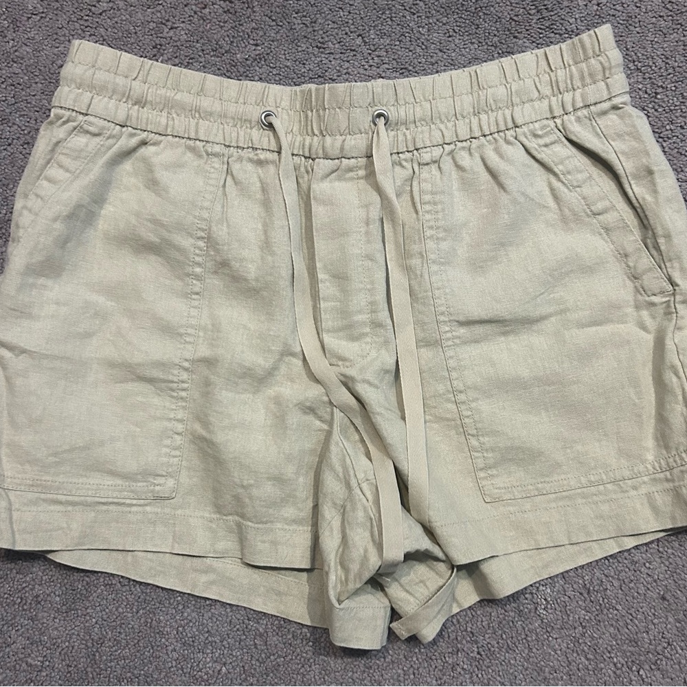Khaki colored beach shorts from gap, size small